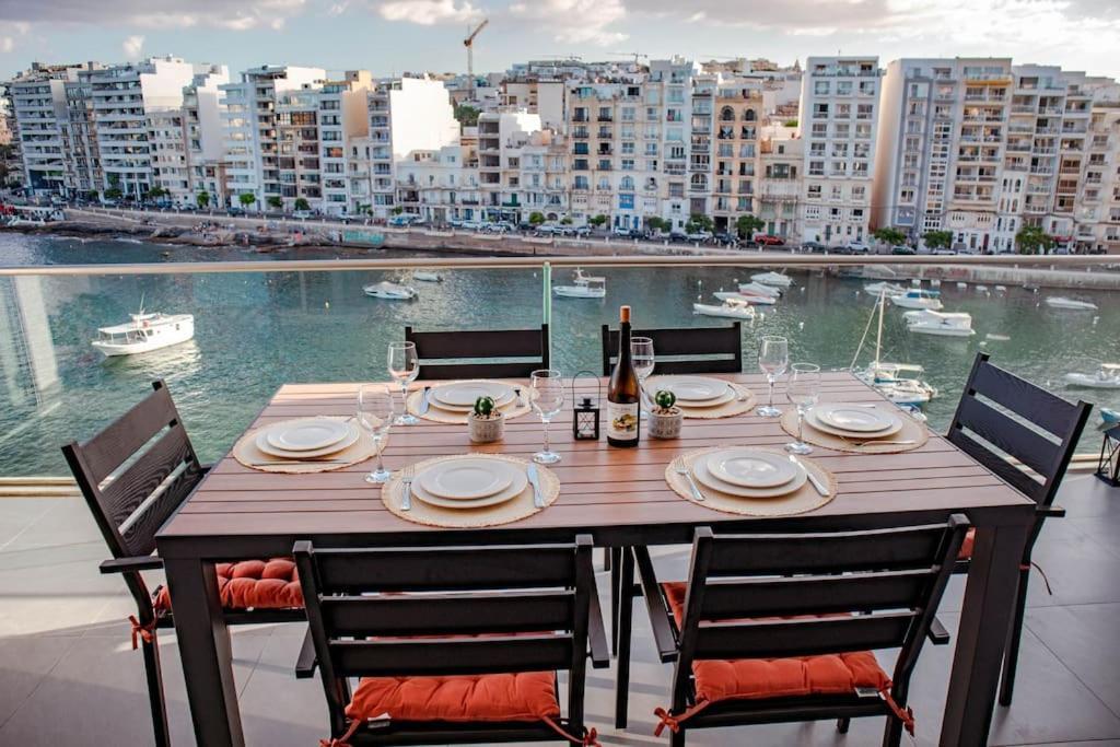 Seafront Two Bedroom Apartment Saint Julian's Екстер'єр фото