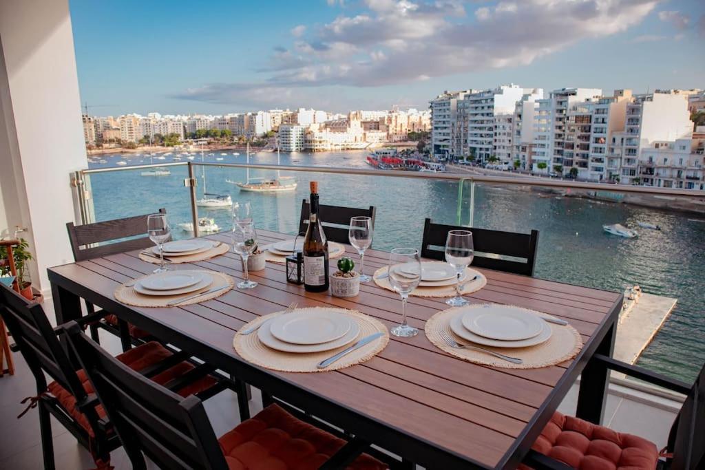 Seafront Two Bedroom Apartment Saint Julian's Екстер'єр фото