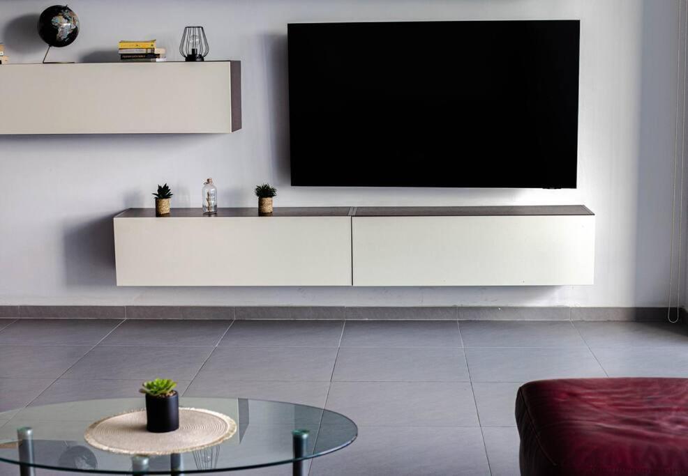 Seafront Two Bedroom Apartment Saint Julian's Екстер'єр фото